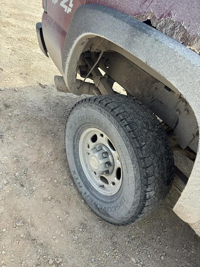 Image of Chevrolet 2500 equipment image 4