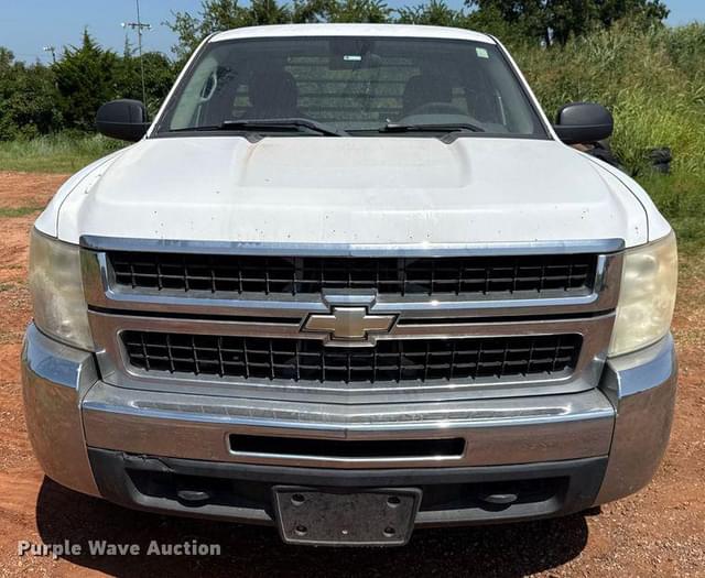 Image of Chevrolet 2500 equipment image 1