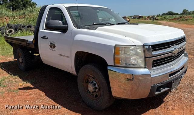 Image of Chevrolet 2500 equipment image 2