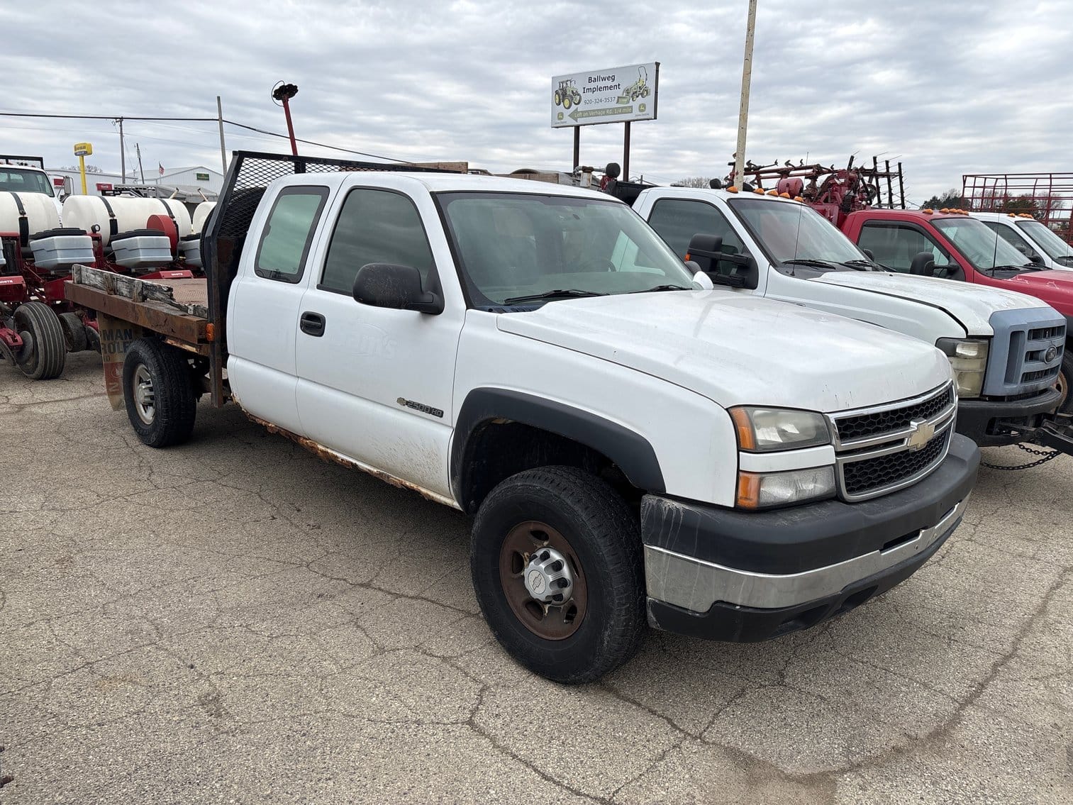 2007 Chevrolet 2500HD Equipment Image0