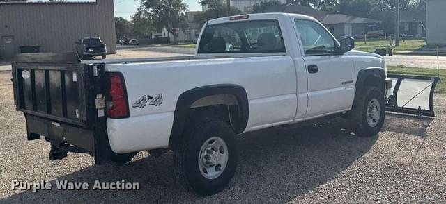 Image of Chevrolet 2500 equipment image 4