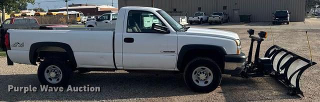 Image of Chevrolet 2500 equipment image 3
