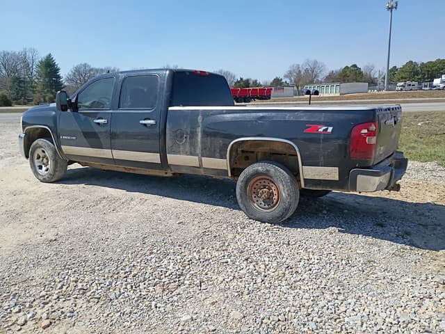 Image of Chevrolet 2500HD equipment image 3