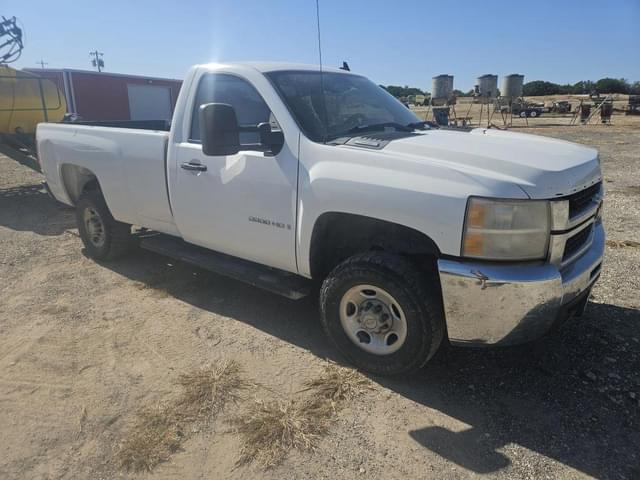 Image of Chevrolet 2500 equipment image 3