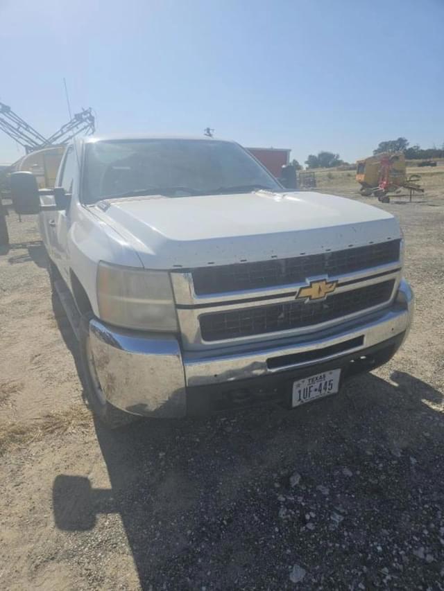 Image of Chevrolet 2500 equipment image 2