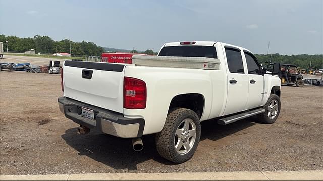 Image of Chevrolet 2500HD equipment image 2