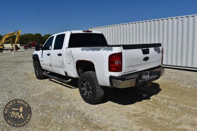 Image of Chevrolet 2500HD equipment image 2