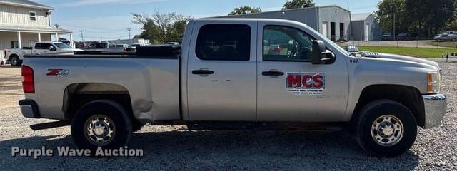 Image of Chevrolet 2500HD equipment image 3