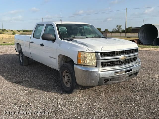 Image of Chevrolet 2500HD equipment image 2