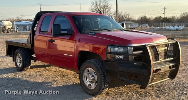 Image of Chevrolet 2500HD equipment image 2