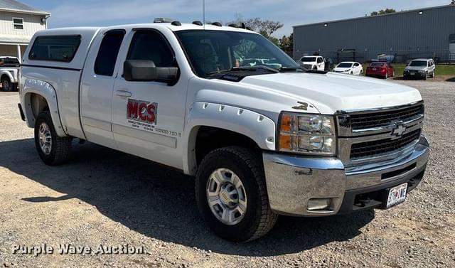 Image of Chevrolet 2500HD equipment image 2