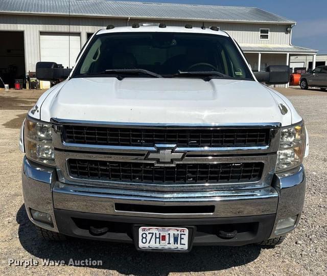 Image of Chevrolet 2500HD equipment image 1