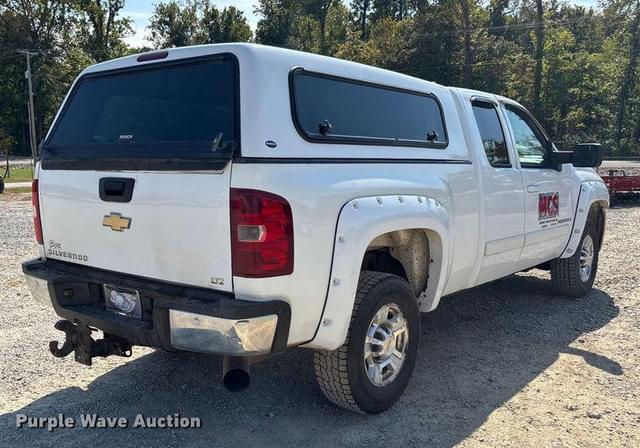 Image of Chevrolet 2500HD equipment image 4