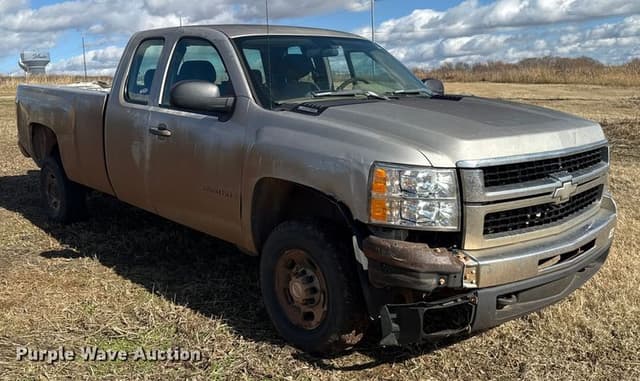 Image of Chevrolet 2500HD equipment image 2