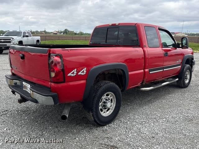 Image of Chevrolet 2500HD equipment image 4