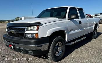 2007 Chevrolet 2500HD Equipment Image0