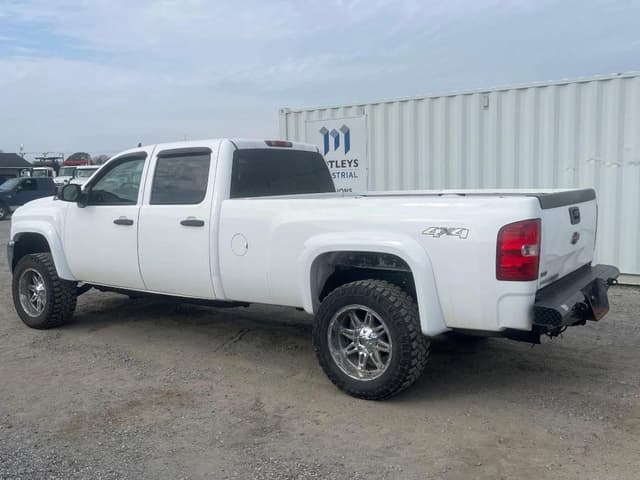 Image of Chevrolet 2500HD equipment image 1