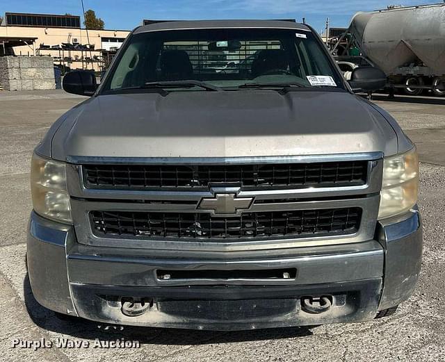 Image of Chevrolet 2500HD equipment image 1