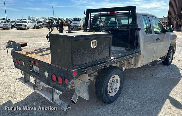 Image of Chevrolet 2500HD equipment image 4