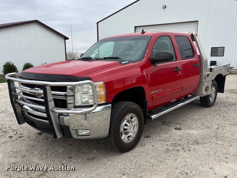 2007 Chevrolet 2500HD Equipment Image0