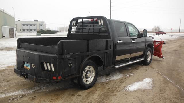 Image of Chevrolet 2500HD equipment image 4