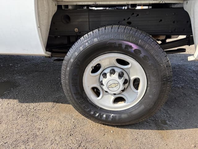Image of Chevrolet 2500HD equipment image 4