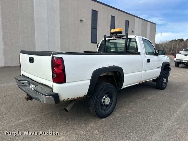 Image of Chevrolet 2500HD equipment image 4