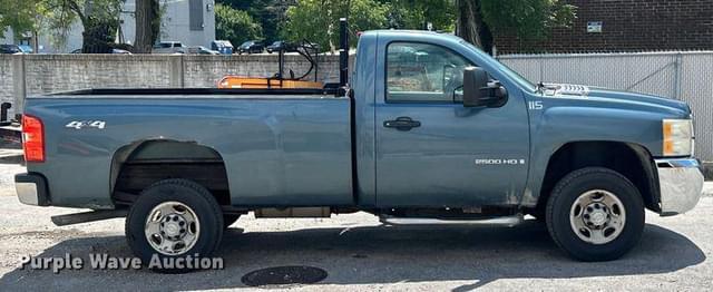 Image of Chevrolet 2500HD equipment image 3