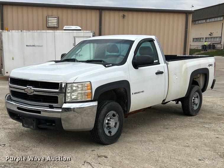 2007 Chevrolet 2500HD Equipment Image0