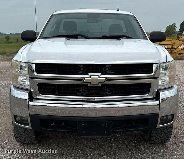 Image of Chevrolet 2500HD equipment image 1