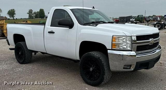 Image of Chevrolet 2500HD equipment image 2