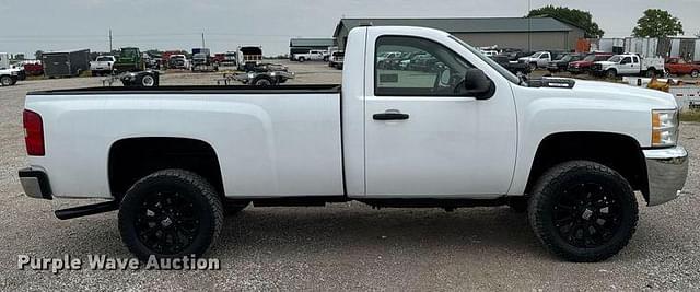 Image of Chevrolet 2500HD equipment image 3