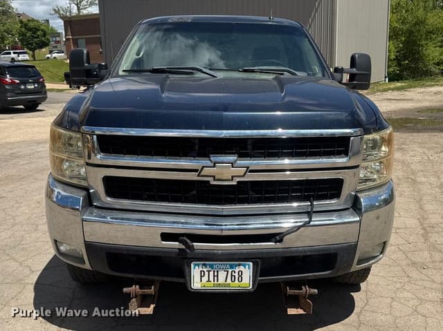Image of Chevrolet Silverado equipment image 1