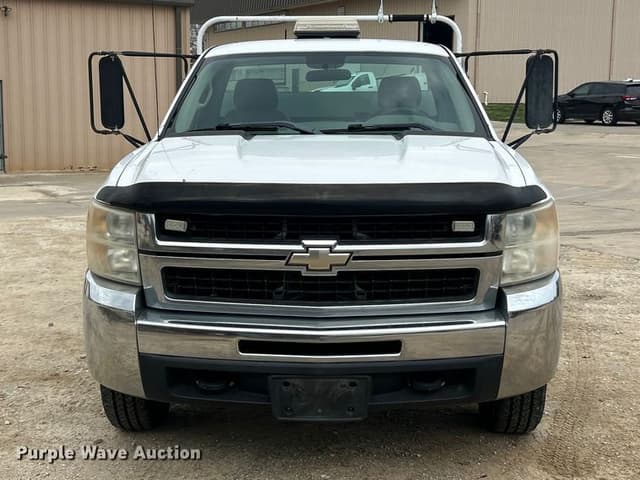 Image of Chevrolet 2500HD equipment image 1