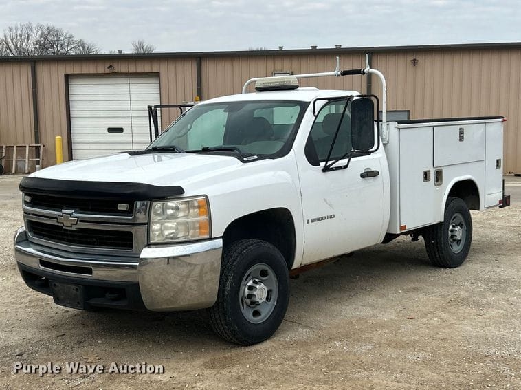 2007 Chevrolet 2500HD Equipment Image0