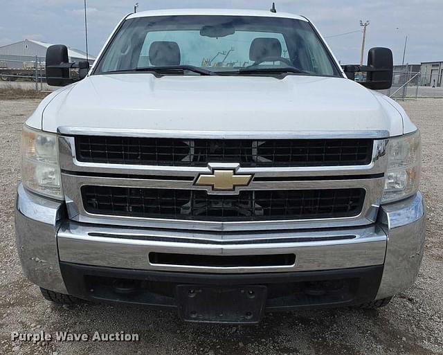 Image of Chevrolet 2500HD equipment image 1