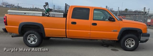 Image of Chevrolet 3500 equipment image 3