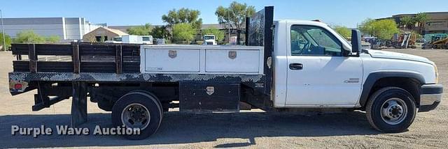 Image of Chevrolet 3500 equipment image 3