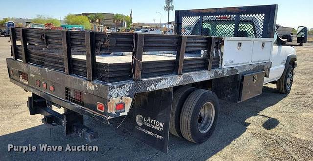Image of Chevrolet 3500 equipment image 4
