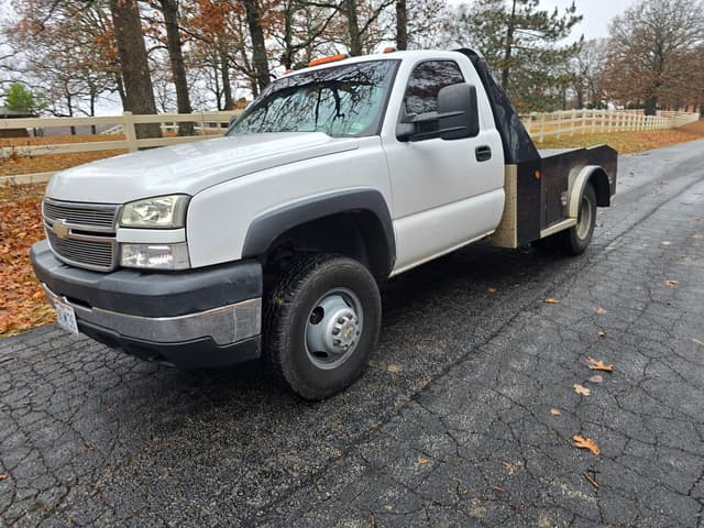 Image of Chevrolet 3500 equipment image 2