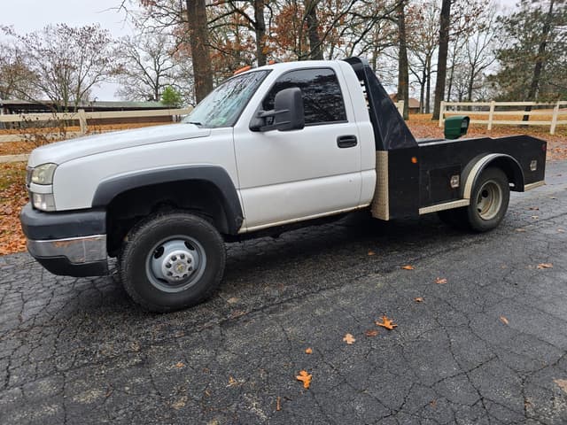 Image of Chevrolet 3500 equipment image 4