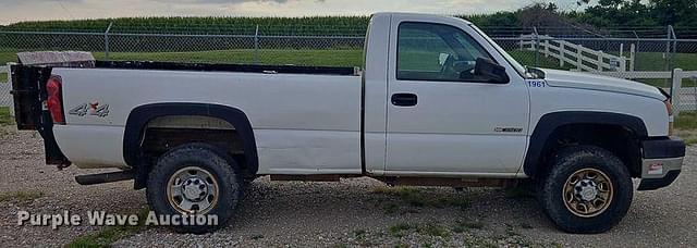 Image of Chevrolet 3500 equipment image 3