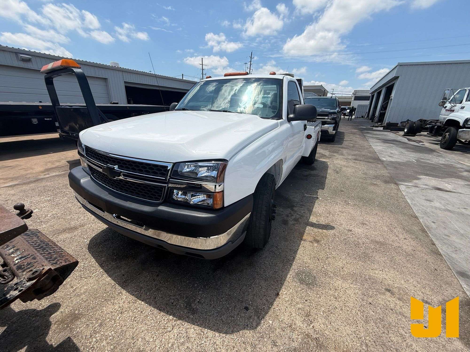 2007 Chevrolet 3500 Equipment Image0