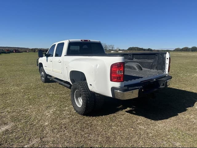 Image of Chevrolet 3500 equipment image 1