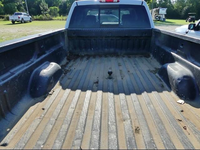 Image of Chevrolet 3500HD equipment image 4