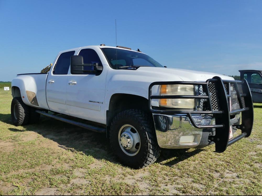 Image of Chevrolet 3500HD Primary image