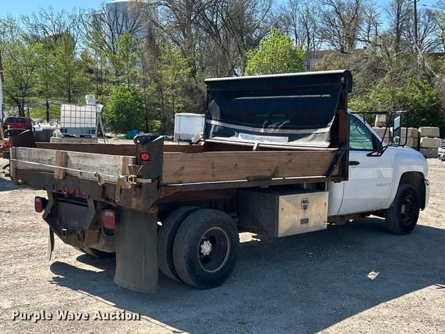 Image of Chevrolet 3500HD equipment image 4