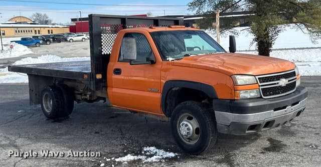 Image of Chevrolet 3500HD equipment image 2