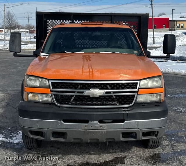Image of Chevrolet 3500HD equipment image 1