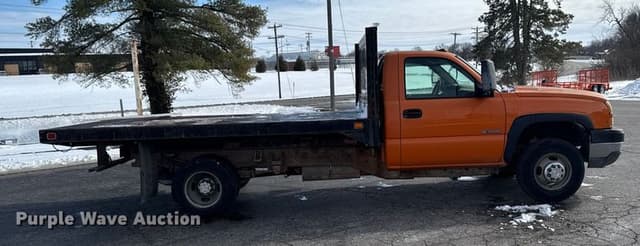 Image of Chevrolet 3500HD equipment image 3